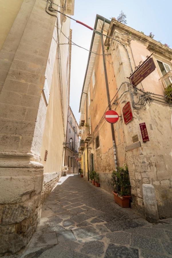 Ortigia Charme Piazza Duomo Apartment Syracuse ภายนอก รูปภาพ