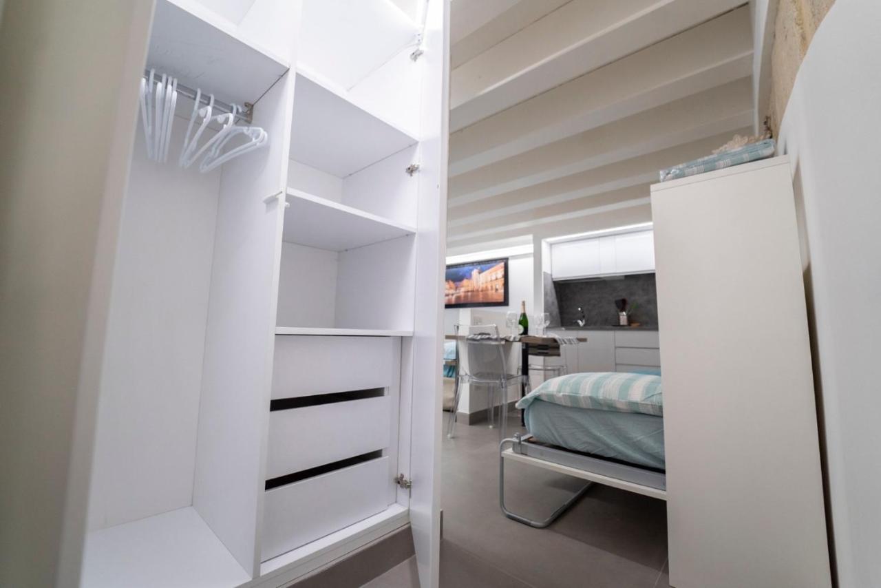 Ortigia Charme Piazza Duomo Apartment Syracuse ภายนอก รูปภาพ