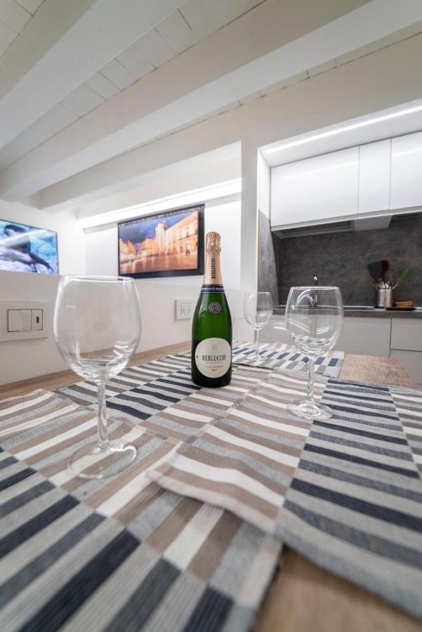 Ortigia Charme Piazza Duomo Apartment Syracuse ภายนอก รูปภาพ
