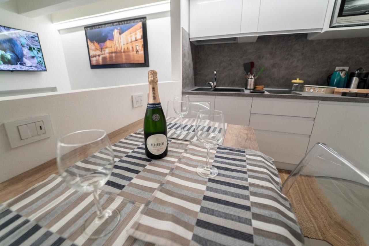 Ortigia Charme Piazza Duomo Apartment Syracuse ภายนอก รูปภาพ